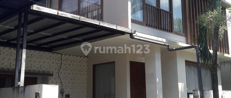 Rumah Cantik dan Nyaman area Panjer 1